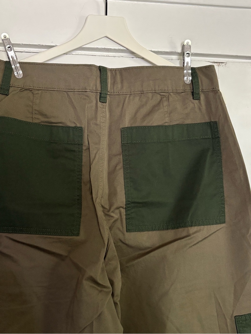 EVERLANE NWOT The Utility Cargo Pant Barrel Leg Colorblock KALAMATA / DUFFEL BAG - Picture 10 of 14